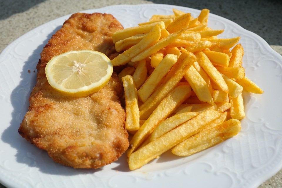 COTOLETTA  E PATATINE 