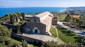 ABBAZIA DI SAN GIOVANNI IN VENERE